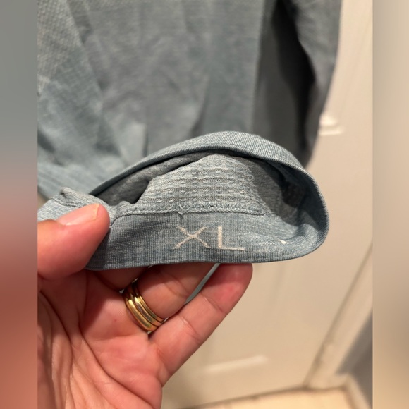 Lululemon Metal Vent Tech 1/2 Zip 2.0
White Opal / River Blue - Picture 7 of 7